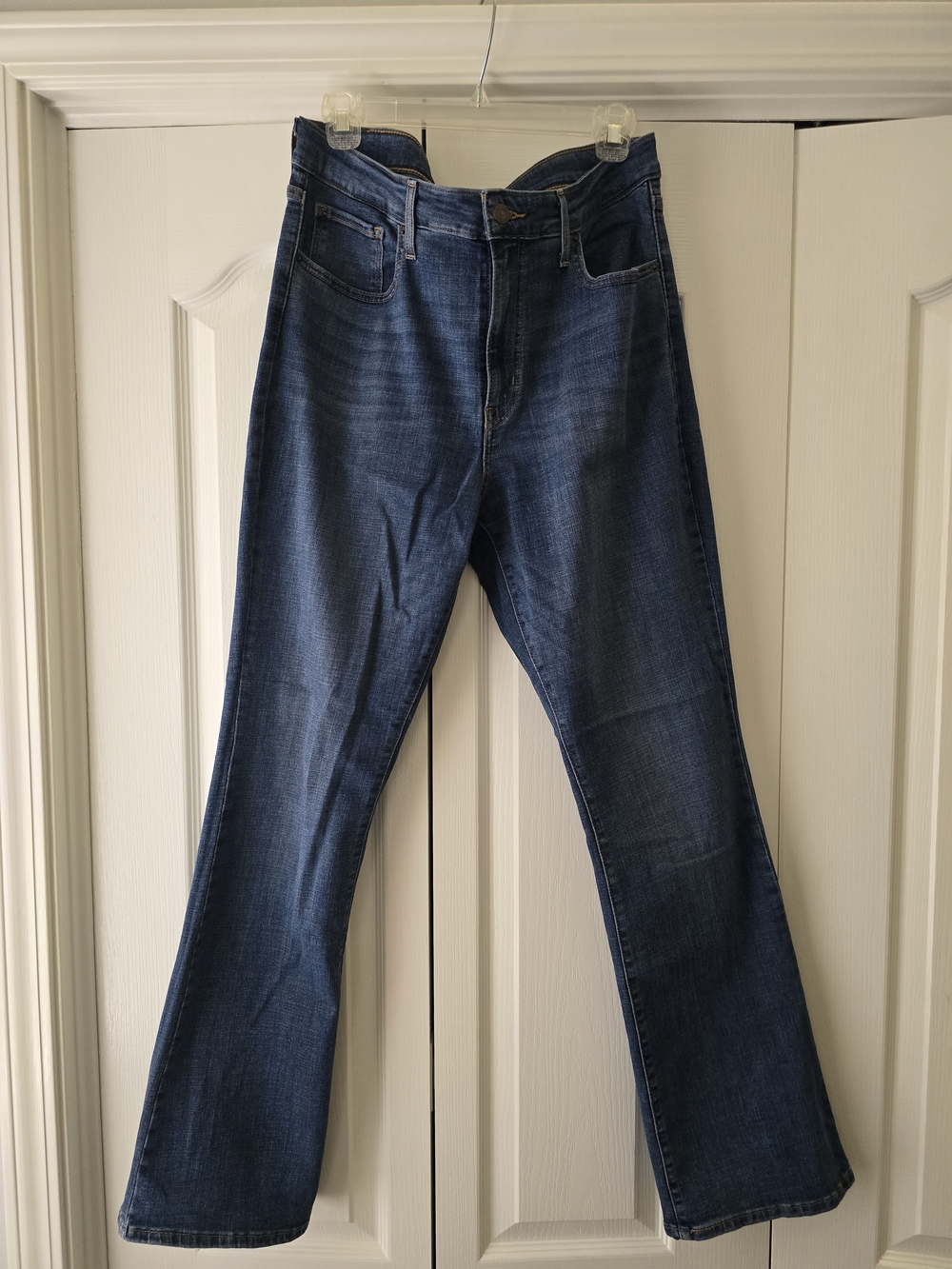 Levi's 725 High Rise Bootcut Jeans